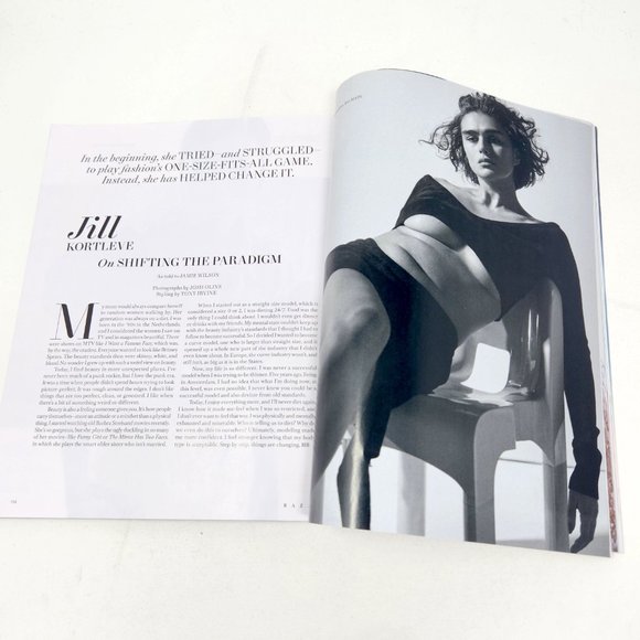 IMAAN HAMMAM Harper’s Bazaar Magazine May 2022 BRAND NEW The Beauty Issue - Picture 13 of 16